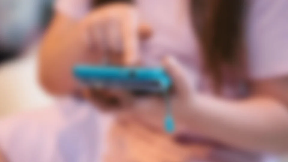 Criança de 11 anos manda mensagem para mãe contando que foi abusada pelo pai, em Minas Gerais