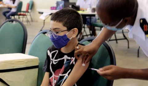 Em Manaus, postos vacinação contra a covid-19 voltar a funcionar nesta segunda-feira