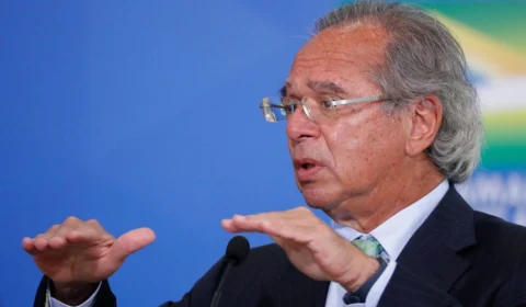 Inflação pode conter a economia em 2022, afirma Guedes em evento