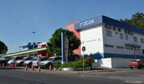 Em Manaus, após discussão de casal e denúncia anônima, polícia descobre que homem tinha mandado de prisão