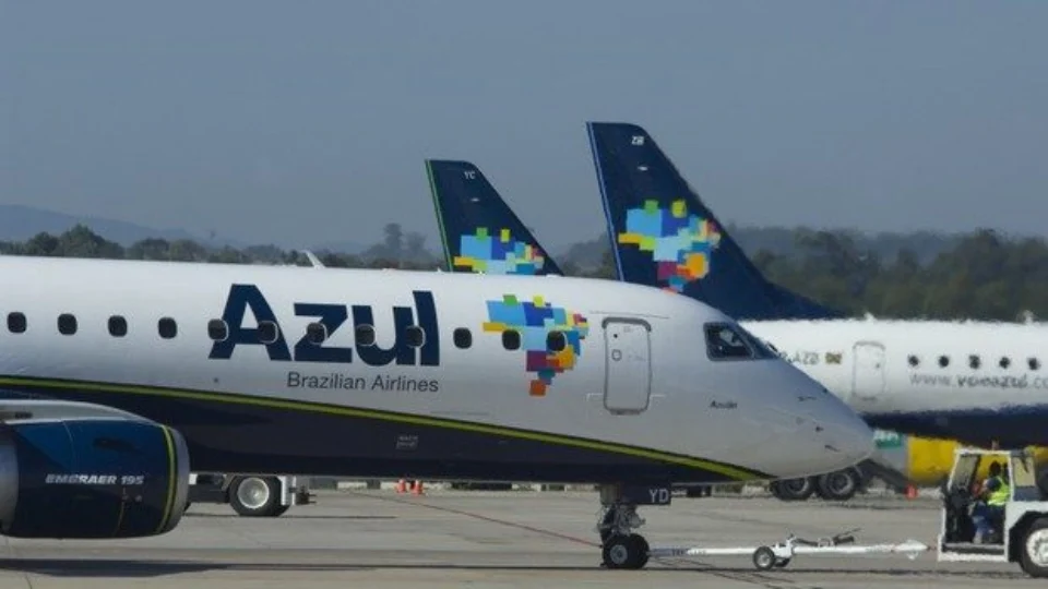 Covid-19 e influenza impactam voos no país