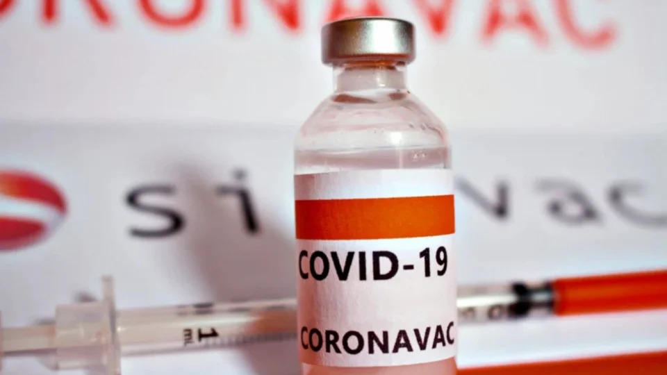 Lotes suspeitos de CoronaVac: Anvisa diz que pessoas já vacinadas serão acompanhadas