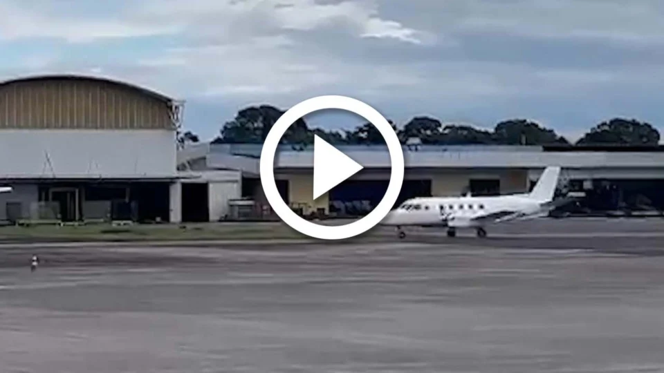 Vídeo: irmãos indígenas achados desnutridos na mata são transferidos de Manicoré para Manaus