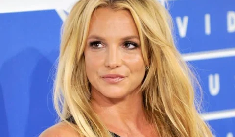 Pai de Britney Spears é suspenso da tutela da cantora
