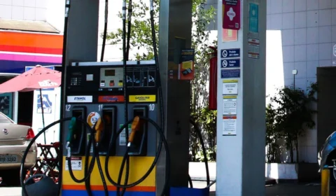 Quarteto é preso suspeito de praticar ‘cruzeta’ em posto de combustíveis gerando prejuízo de R$ 450 mil