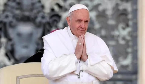 Papa Francisco agradece ao trabalho de jornalistas ao ajudar a mostrar escândalos na Igreja