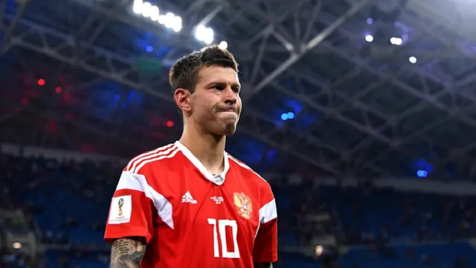 Fifa impõe medidas restritivas para participação de atletas russos na Copa do Mundo; hino do país não poderá ser executado