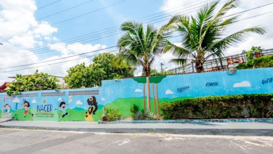 Campanha beneficente arrecada materiais escolares para o abrigo Nacer, em Manaus