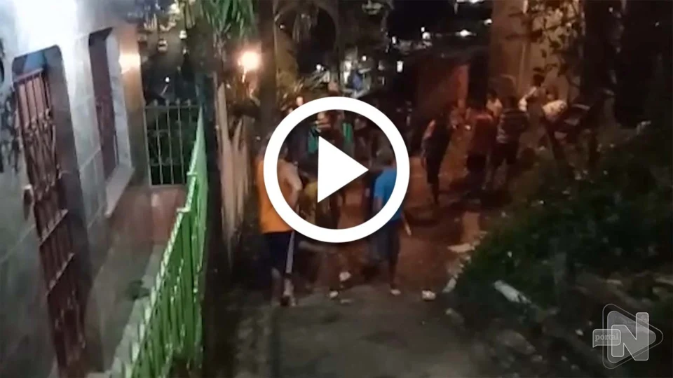 VÍDEO: homem é morto com tiro na cabeça em escadão na Zona Centro-Oeste de Manaus