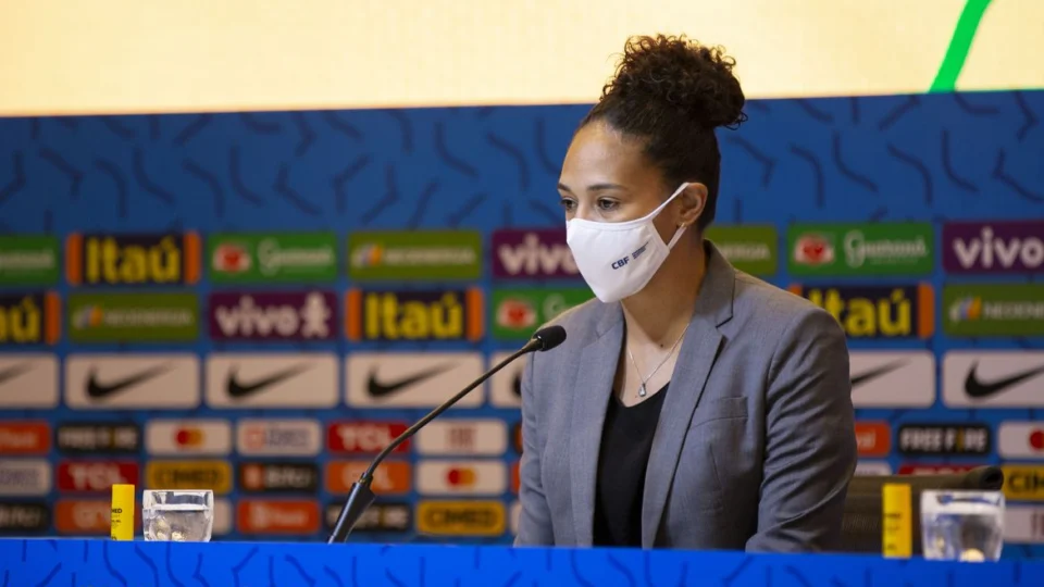 Ex-zagueira e capitã Aline Pellegrino assume coordenação de seleções femininas na CBF