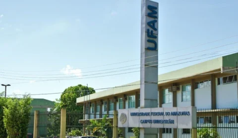 Universidades do AM e do Pará derrubam veto de ministro sobre cartão de vacinação