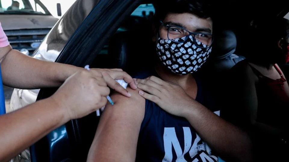 Covid: Amazonas retoma vacinação de adolescentes de 12 a 17 anos sem comorbidades