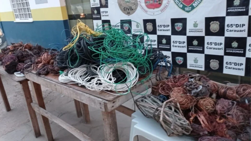 Casal é preso por furto e receptação de fios de cobre, em Carauari-AM