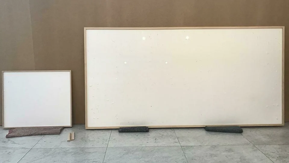 Artista ganha R$ 450 mil para recriar obras de arte e entrega telas em branco na Dinamarca