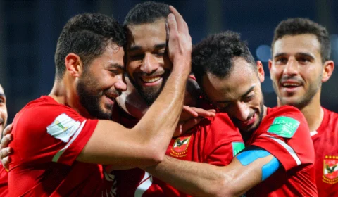 Al Ahly do Egito passeia em campo, goleia por 4 a 0 Al-Hilal e fica com terceiro lugar