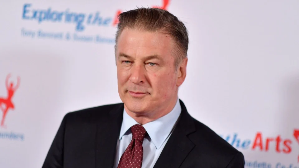 Justiça do Novo México manda apreender celular do ator Alec Baldwin