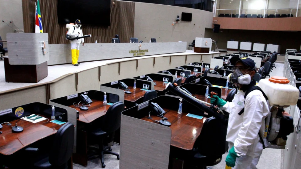 Câmara Municipal de Manaus é sanitizada para retorno dos trabalhos legislativos