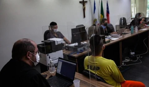 Homem é condenado a mais de 20 anos de prisão por matar o próprio pai e ferir mãe, em Manaus