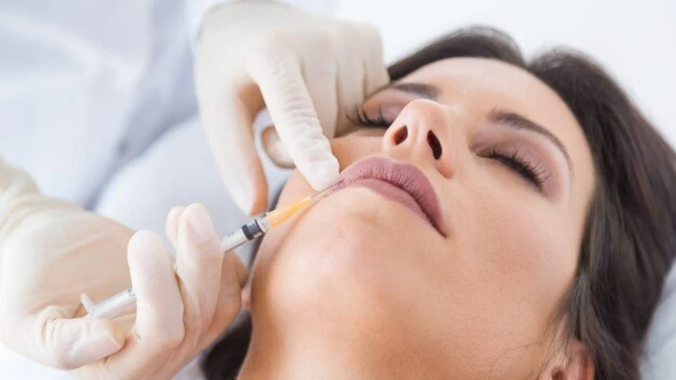 Botox: cirurgiã alerta pacientes para consultar substâncias no site da Anvisa