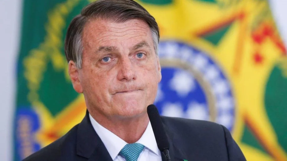 Bolsonaro anuncia que vai prorrogar por 2 anos a desoneração da folha de pagamento