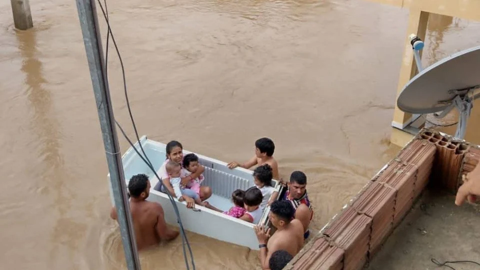 VÍDEO: Por conta de temporal, governador da Bahia decreta situação de emergência em 24 municípios
