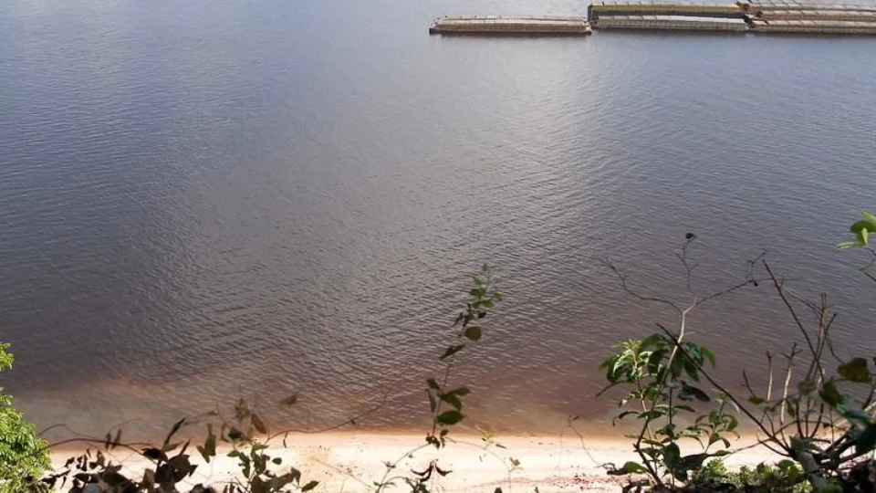 Em Manaus, população deve ficar atenta a banho e visitas na Ponta das Lajes