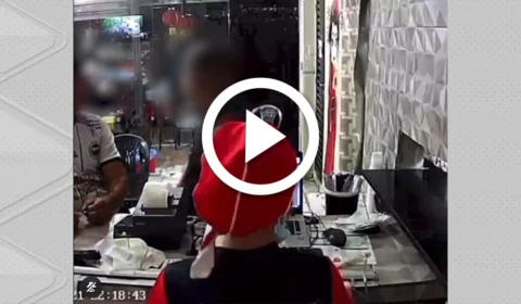 VÍDEO: suspeitos fazem arrastão em restaurante da Zona Sul de Manaus