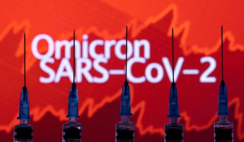 Pfizer e BioNTech iniciam ensaio clínico para testar vacina específica contra ômicron