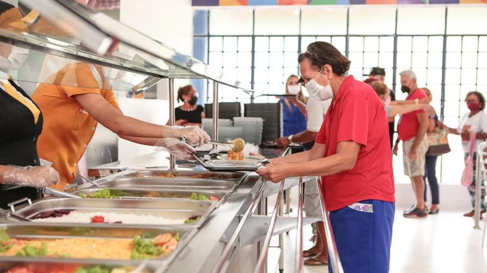 Em Manaus, restaurante popular do Parque do Idoso é reaberto