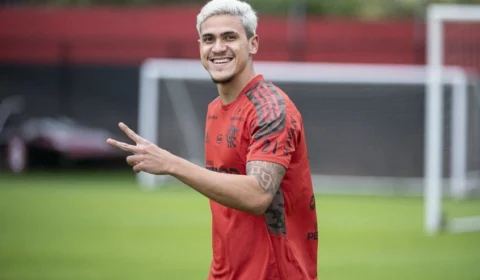 Enquanto Pedro faz 2 anos no Flamengo, três são diagnosticados com Covid-19