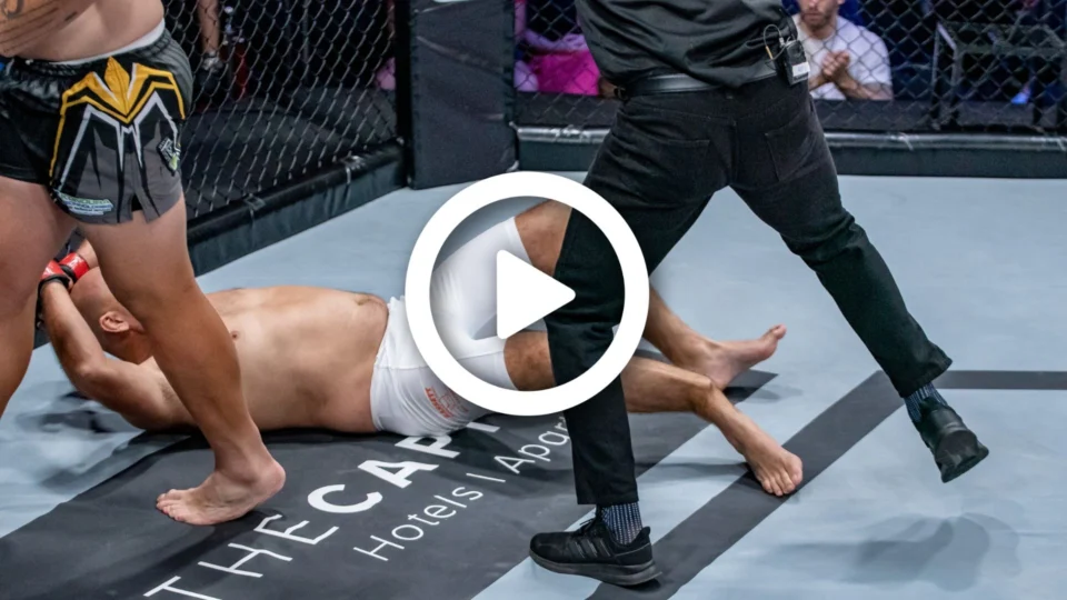 VÍDEO: veja momento em que lutador de MMA quebra perna ao acertar oponente na África do Sul