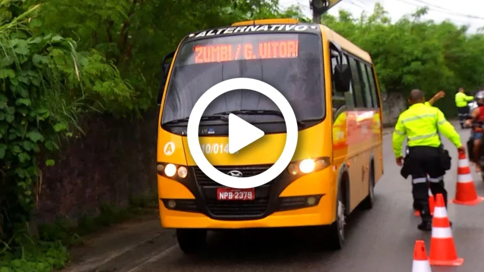 Além de alta velocidade, micro-ônibus ‘amarelinhos’ apresentam outras irregularidades para transitar nas ruas de Manaus