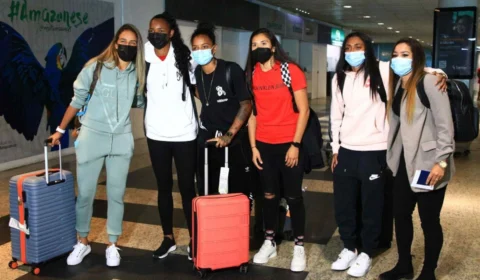 Seleção Brasileira feminina de futebol chega a Manaus para disputa na Arena da Amazônia