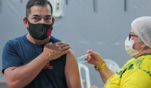 Novembro é o mês com menor número de mortes por Covid-19 desde abril de 2020, diz MS