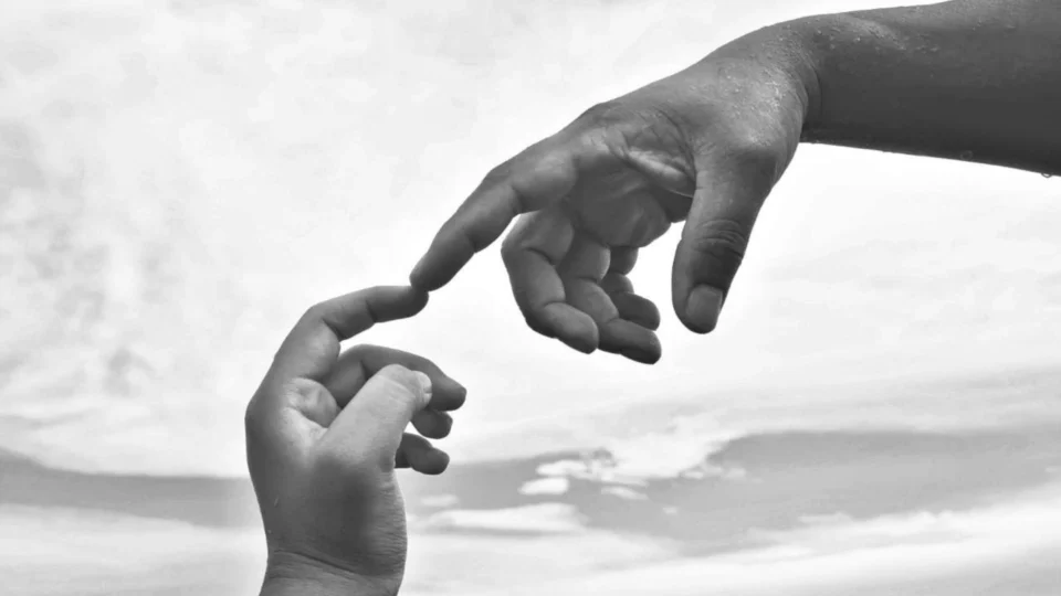 GAU lança exposição virtual ‘Mãos, palavras do corpo’