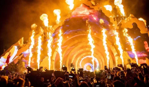 Confusão em festival de música  deixa pelo menos 8 mortos e mais de 300 feridos, nos EUA