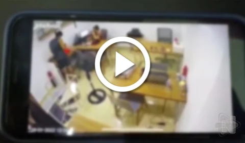 VÍDEO: advogada reage a assalto e luta com ladrão no Rio de Janeiro