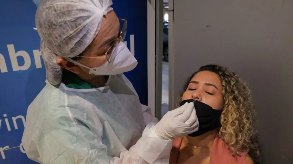 Casos de Covid explodem e Amazonas registra 4.975 infectados somente em um dia