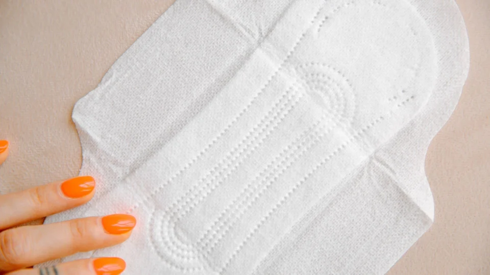 Senado prevê queda de veto à distribuição de absorventes