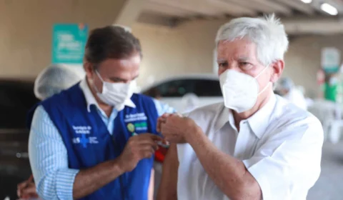 Mais de 9 mil doses foram aplicadas na primeiras horas de mutirão, em Manaus