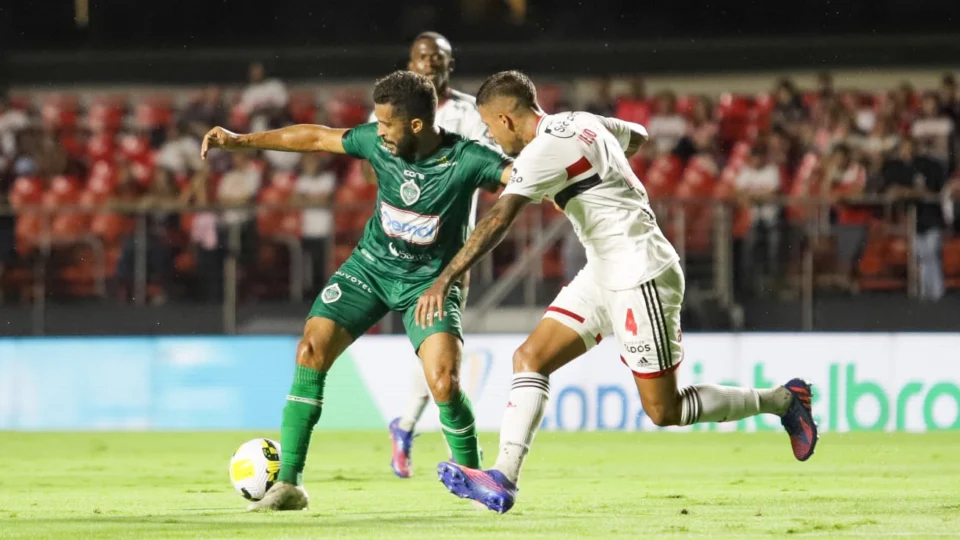 Manaus FC não resiste ao São Paulo, perde por 2 a 0 e é eliminado da Copa do Brasil