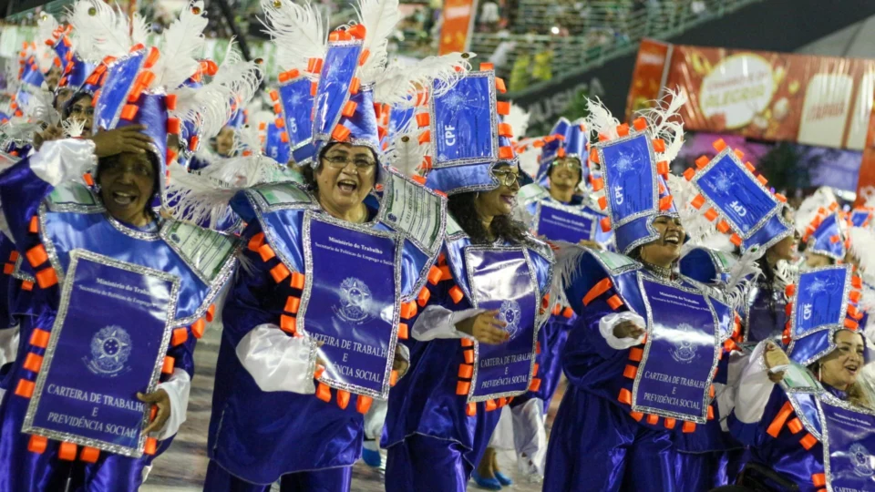 Carnaval 2022: escolas de samba de Manaus desfilam em março e sem presença de público