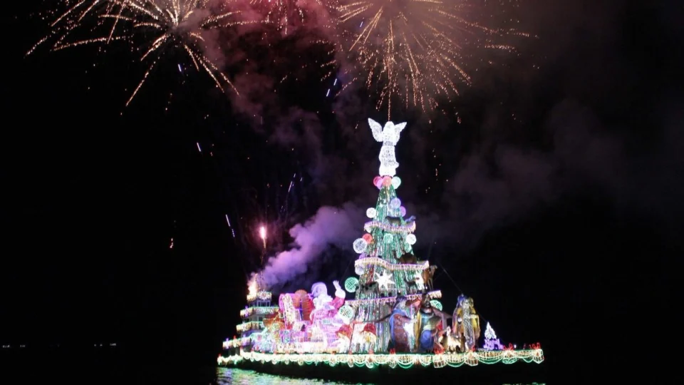 Presépio flutuante levará presentes e arte para 38 comunidades ribeirinhas do Amazonas