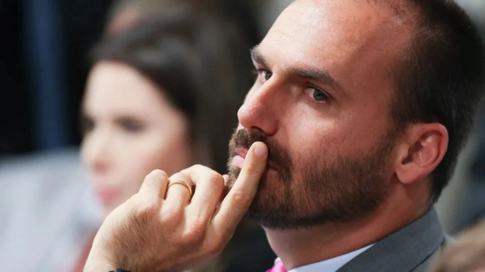 Eduardo Bolsonaro é diagnosticado com Covid-19