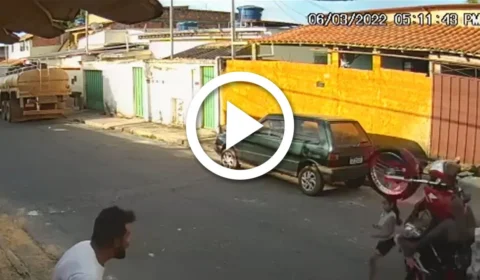 VÍDEO: motociclista atropela criança de 5 anos em BH e não presta socorro