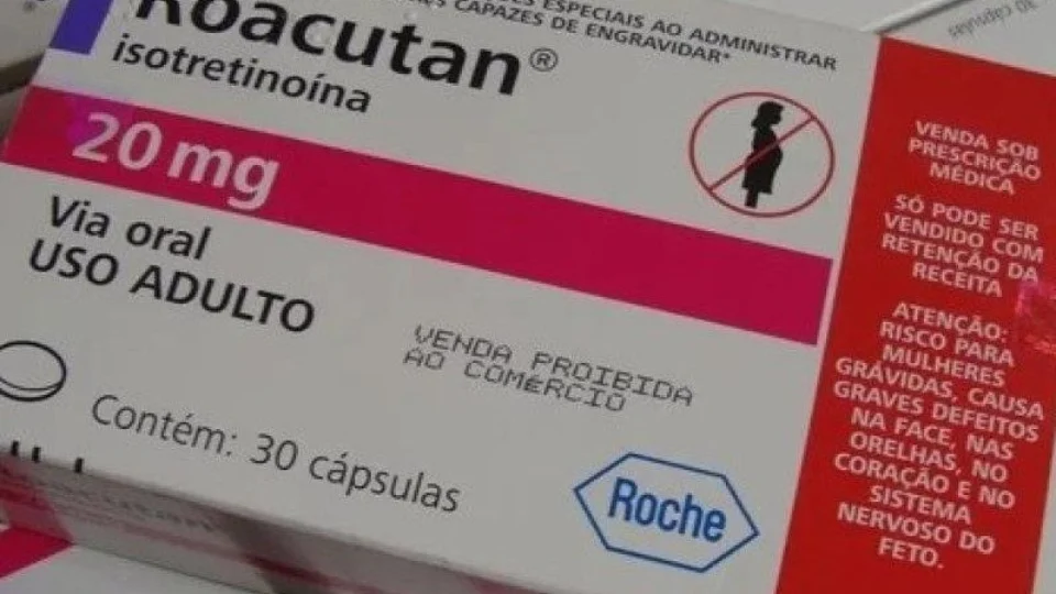 Roacutan para afinar o nariz? Sociedade médica alerta para uso indevido do remédio