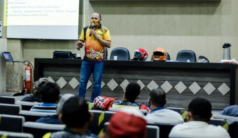 Mais de 170 mototaxistas em Manaus são beneficiados com ‘Motociclista Legal’