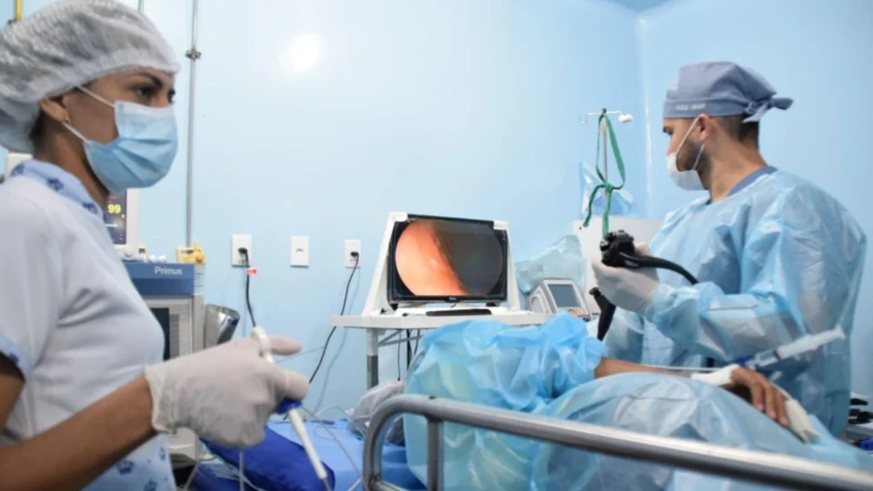 Moradores de Tefé, no AM, recebem ação itinerante de exames de endoscopia