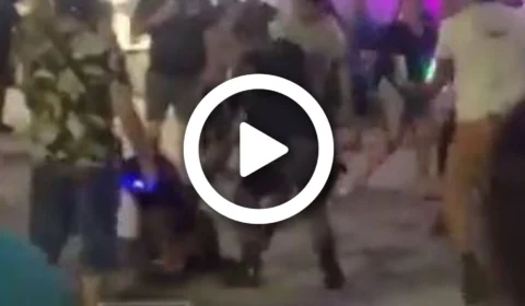 VÍDEO: mulher trans é espancada por três homens na Praia da Ponta Negra, Zona Oeste de Manaus