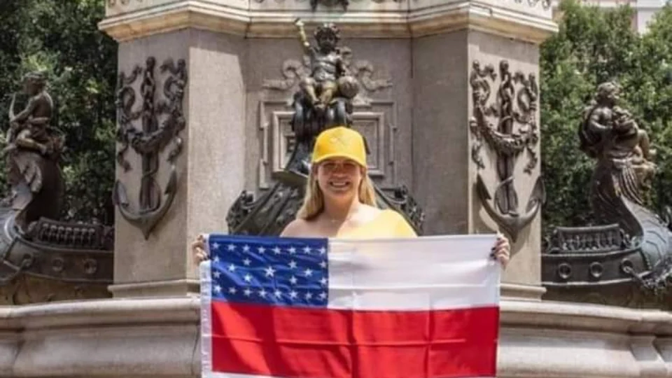 Fãs de Marília Mendonça em Manaus preparam homenagem em frente ao Teatro Amazonas